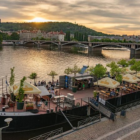 Cozy Homestay At Prague Main Station Praga Exterior foto