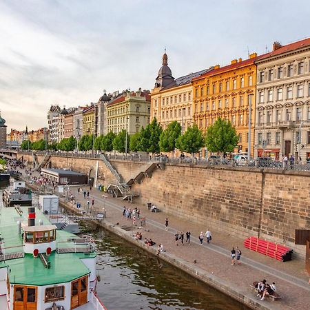 Cozy Homestay At Prague Main Station Praga Exterior foto