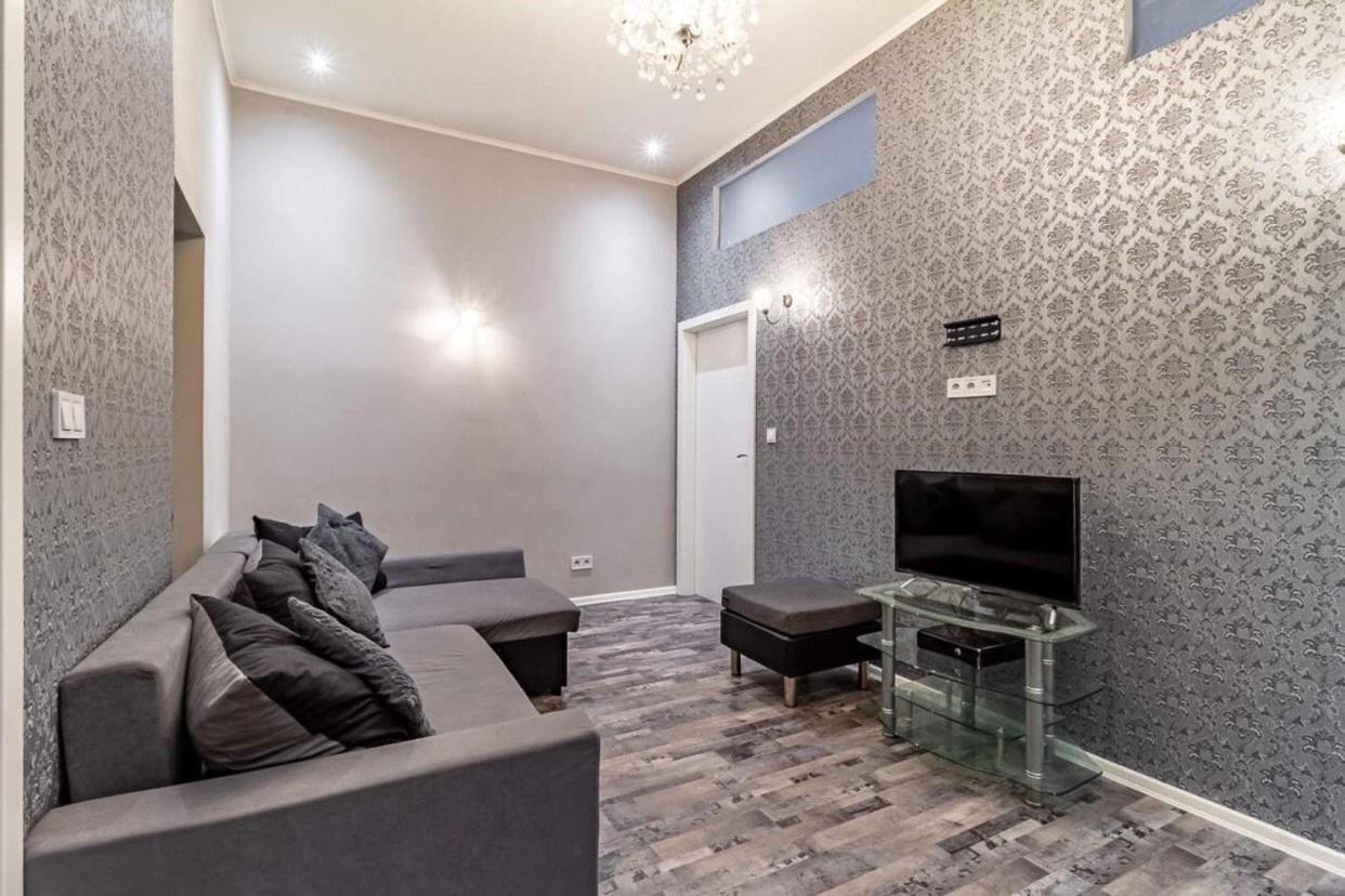 Cozy Homestay At Prague Main Station Praga Exterior foto
