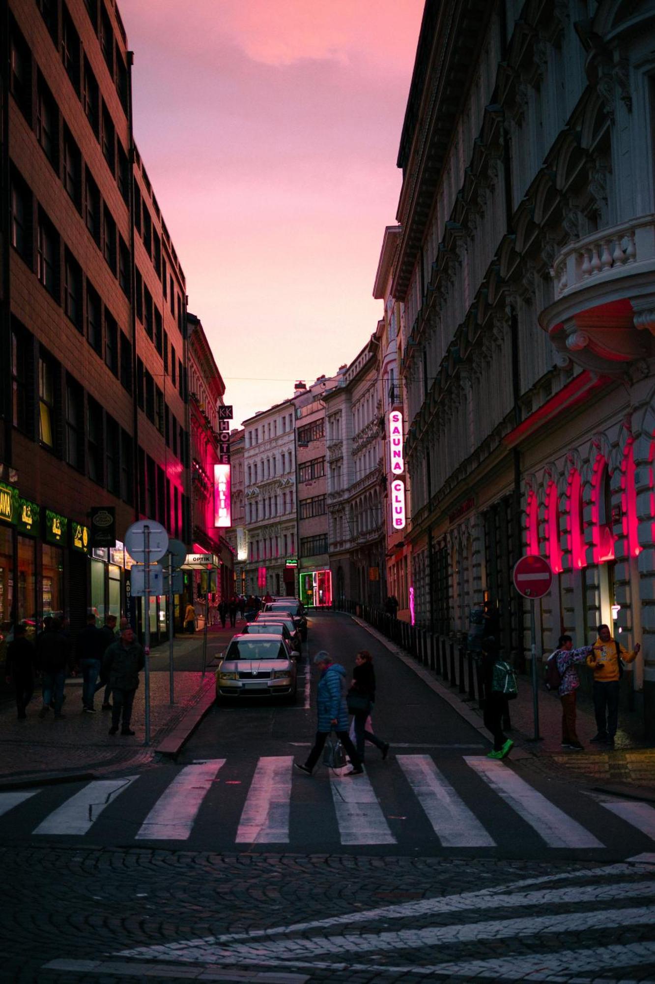 Cozy Homestay At Prague Main Station Praga Exterior foto