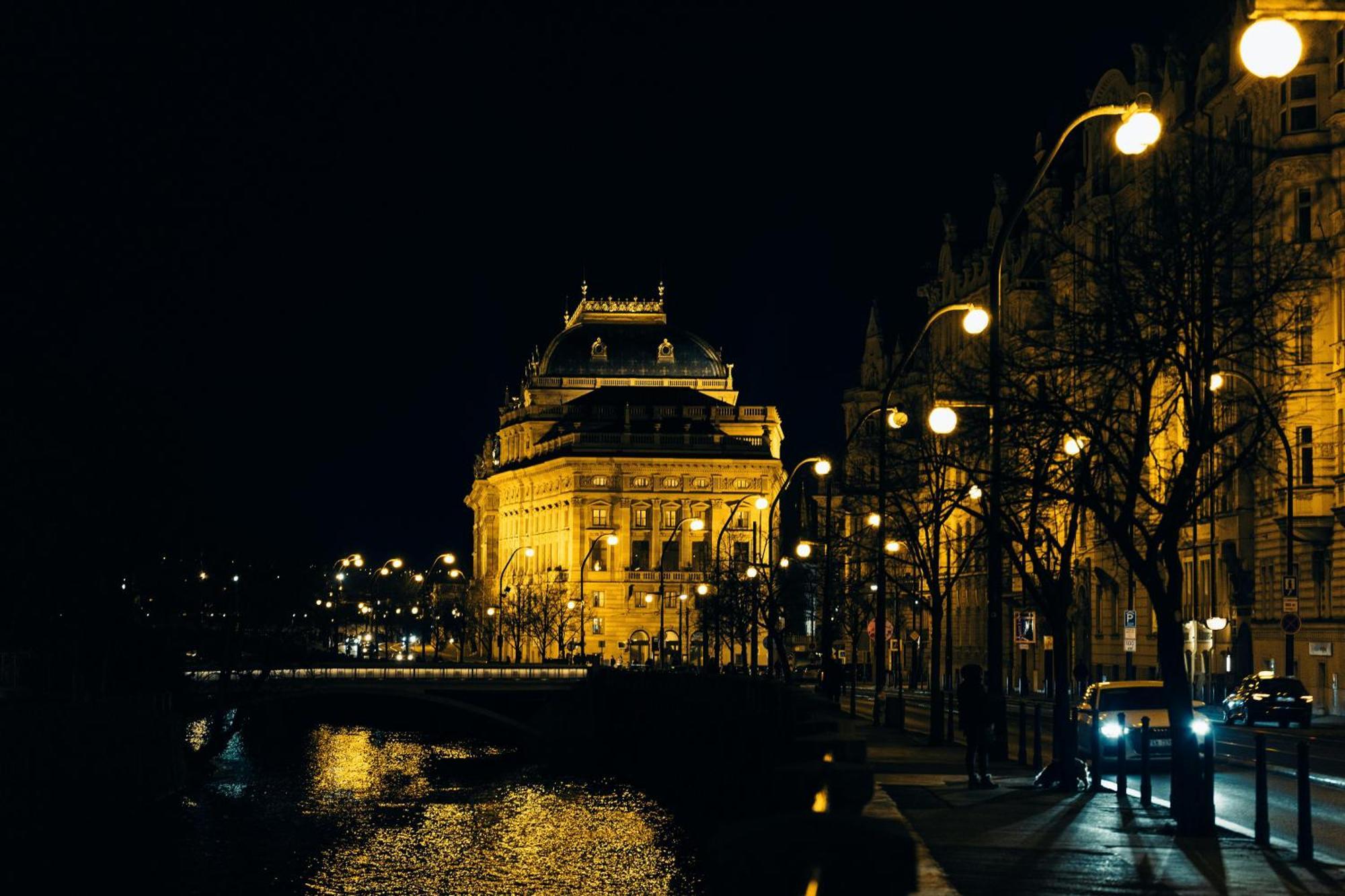 Cozy Homestay At Prague Main Station Praga Exterior foto