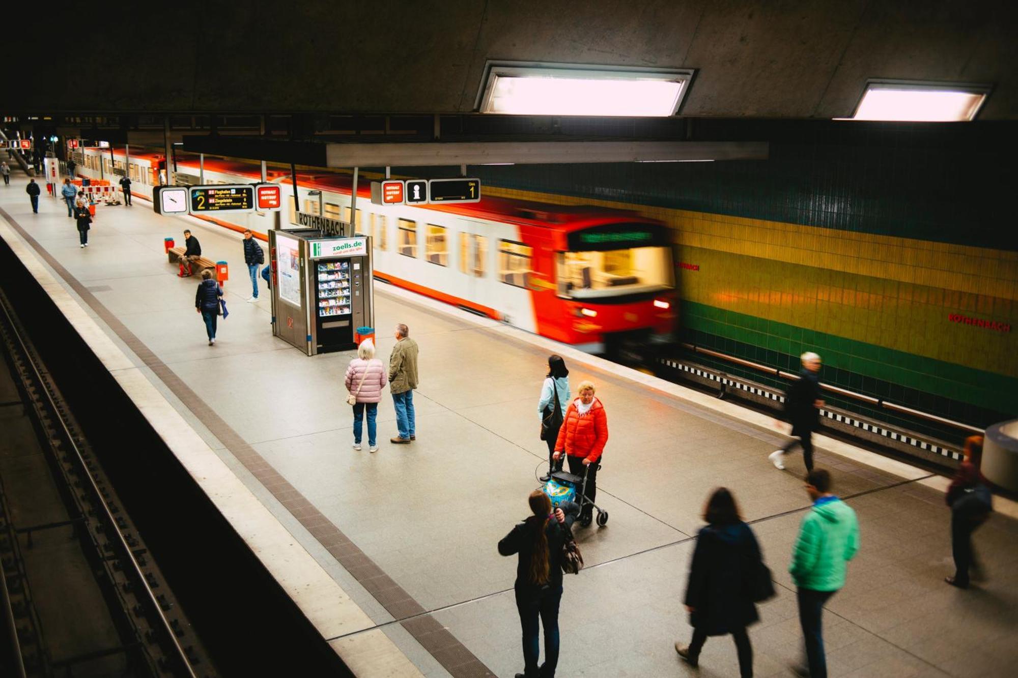 Cozy Homestay At Prague Main Station Praga Exterior foto